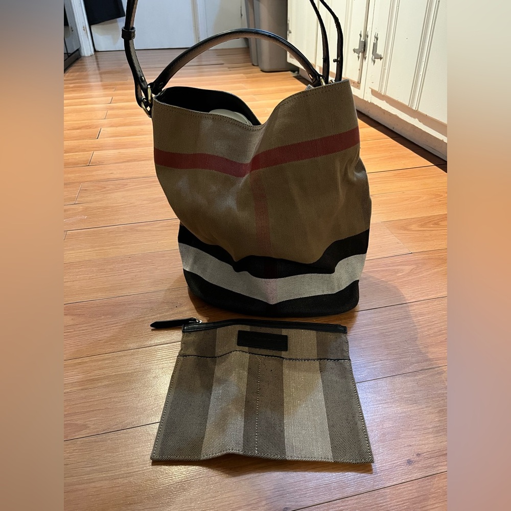 Like New Burberry Bucket Bag and Pouchette